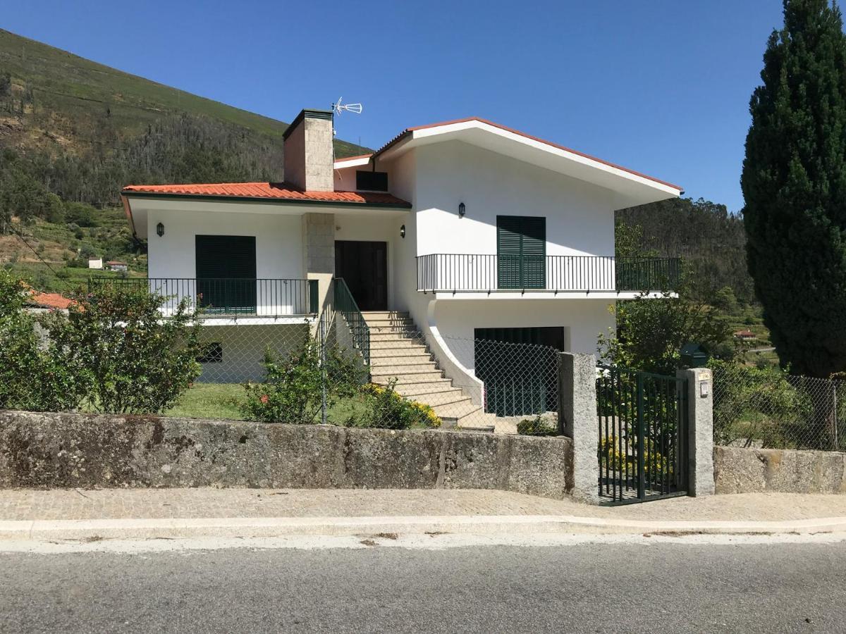 Casa Largo Da Igreja Villa Teixeira Exterior photo